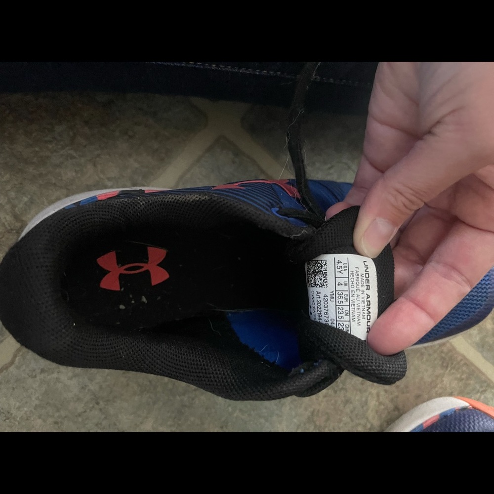 4.5 boys under armor shoes
